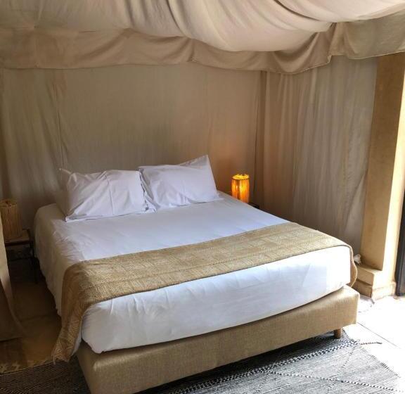 Standard Tent, Manzil La Tortue