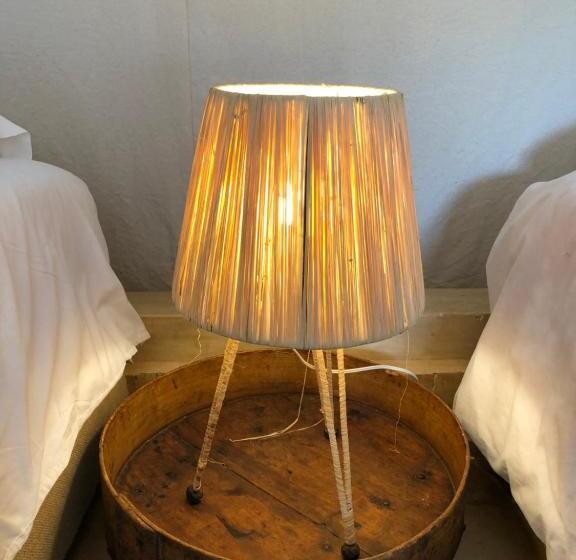 Standard Tent, Manzil La Tortue