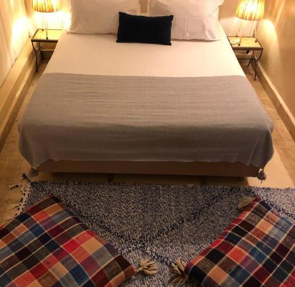 Superior Tent, Manzil La Tortue