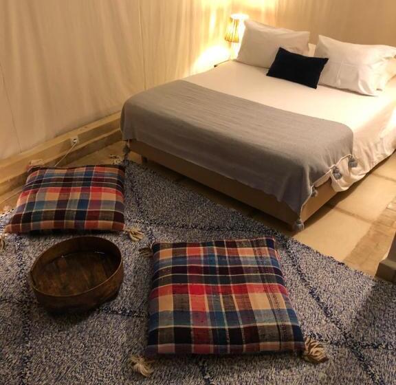 Superior Tent, Manzil La Tortue