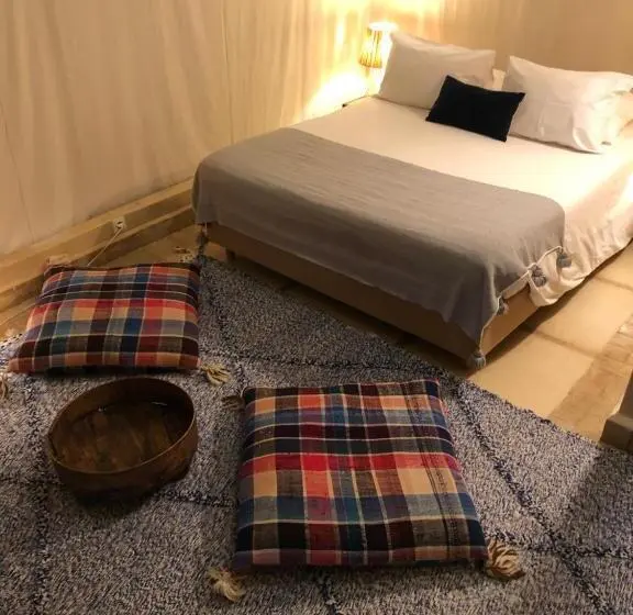 Superior Tent, Manzil La Tortue