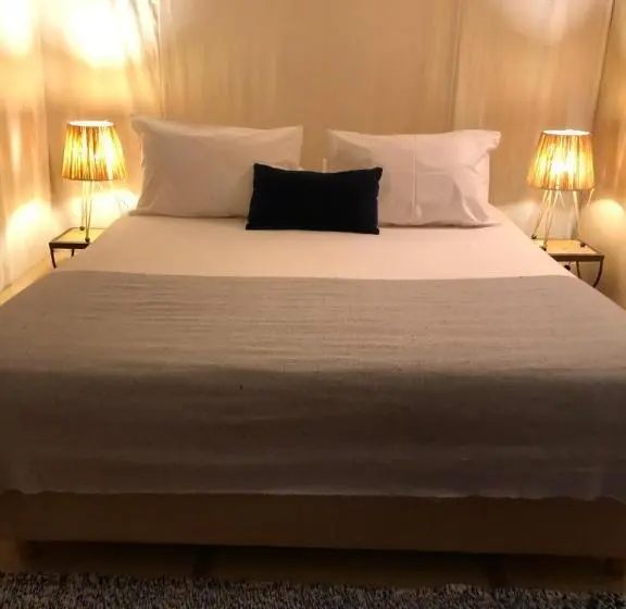 Superior Tent, Manzil La Tortue