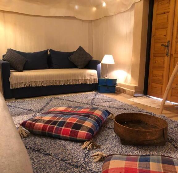 Superior Tent, Manzil La Tortue