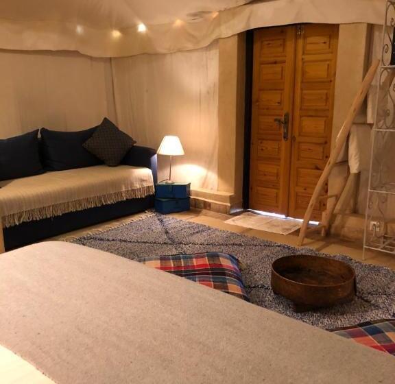 Superior Tent, Manzil La Tortue