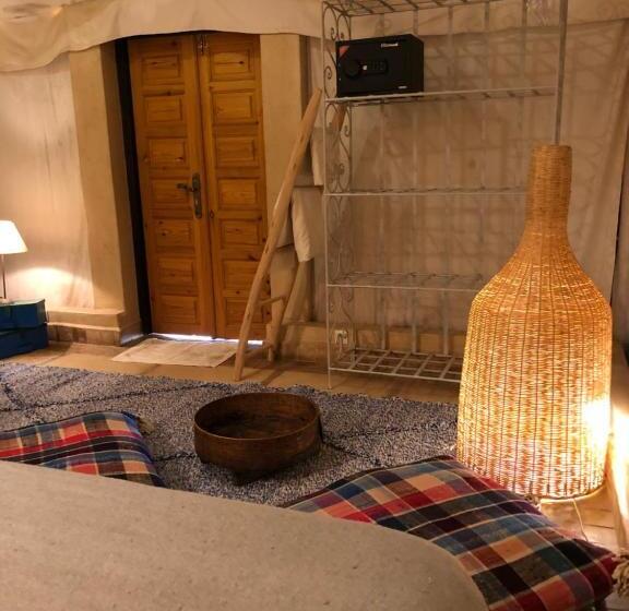 Superior Tent, Manzil La Tortue