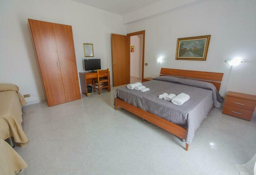 Апартаменты 5 спален, Casa Vacanze L Orizzonte