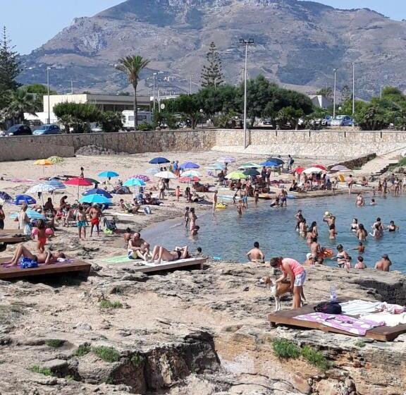 Апартаменты 5 спален, Casa Vacanze L Orizzonte