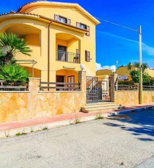 Апартаменты 3 Спальни, Casa Vacanze L Orizzonte