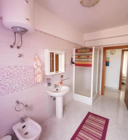 Апартаменты 5 спален, Casa Vacanze L Orizzonte