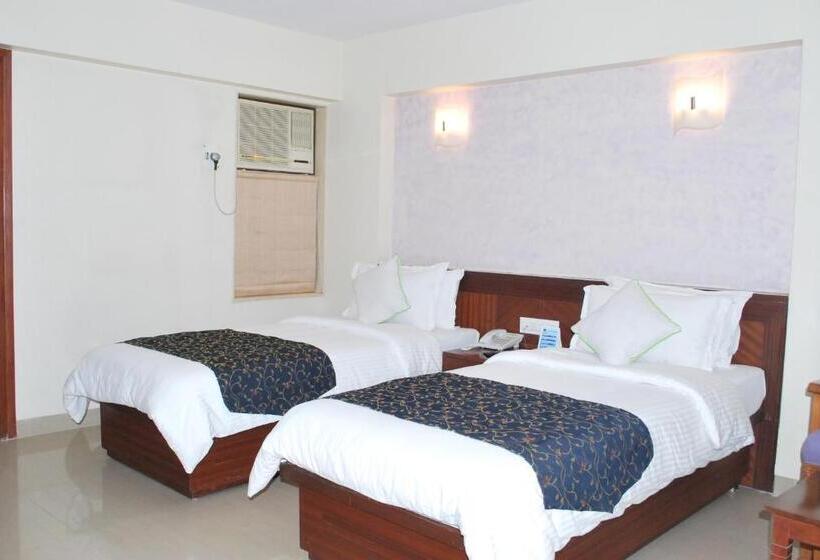 غرفة تنفيذية, Abigail Regency