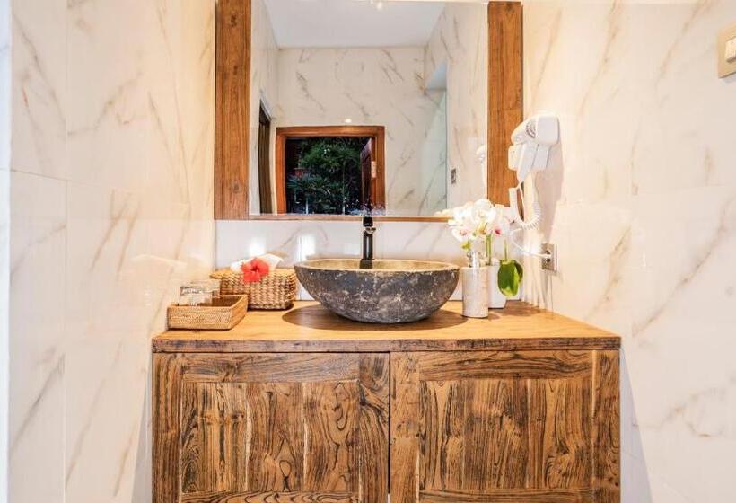 חדר סופריור, Kirani Joglo Villa Bali By Mahaputra