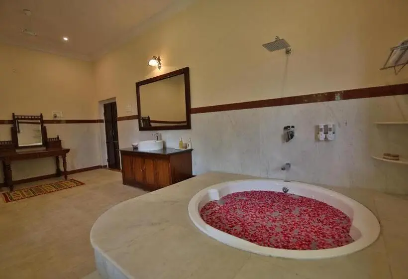 デラックススイート, Roop Niwas Kothi, Near Mandawa
