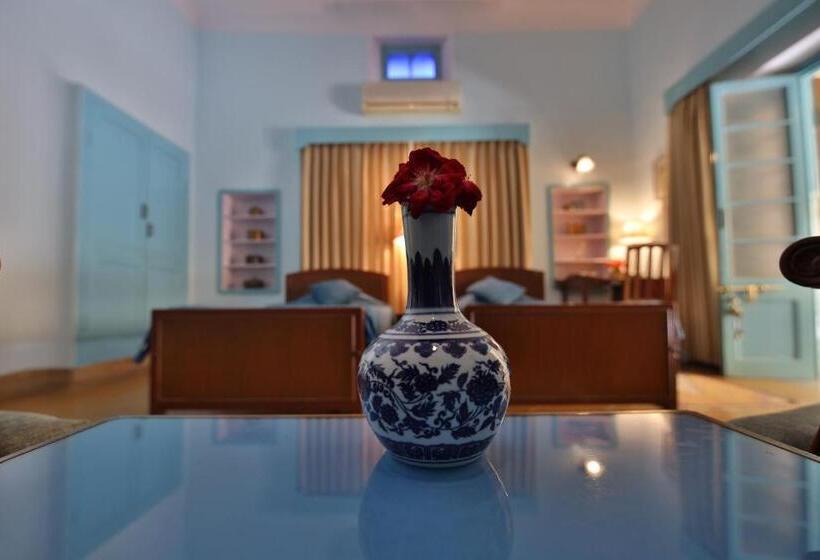 חדר סופריור עם מיטת קינג, Roop Niwas Kothi, Near Mandawa