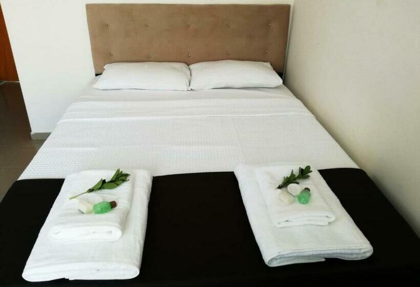 غرفة قياسية مطلّة علي البحر, Vi̇lla Fuat