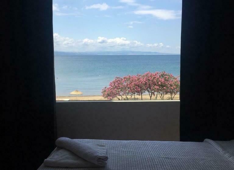 غرفة قياسية مطلّة علي البحر, Vi̇lla Fuat