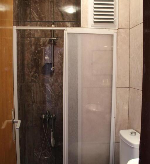 غرفة قياسية رباعية, Vi̇lla Fuat