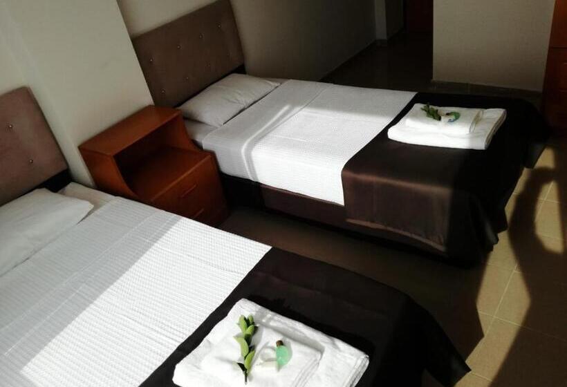 غرفة قياسية مطلّة علي حمام السباحة, Vi̇lla Fuat