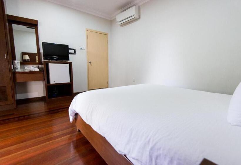 בקתת חדר, Langkah Syabas Beach Resort