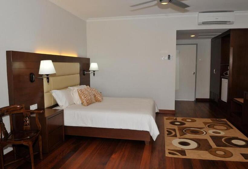 חדר דלוקס נוף לים, Langkah Syabas Beach Resort