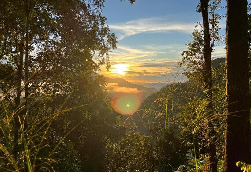 اتاق استاندارد با چشم‌انداز کوهستان, The Nirwana Cottage