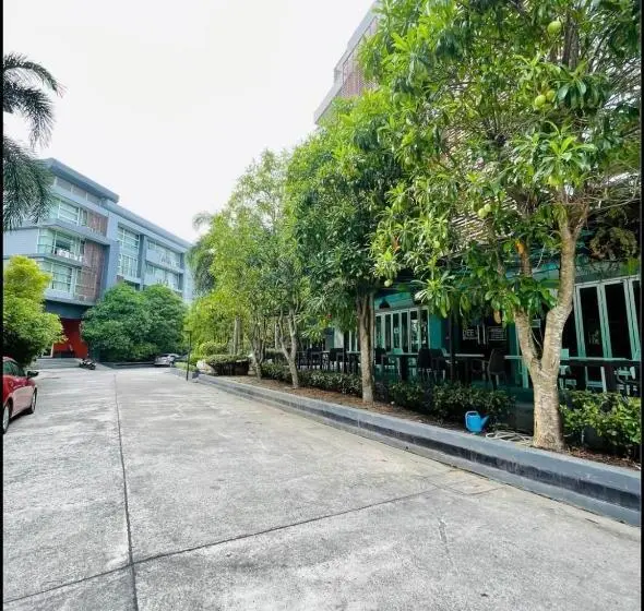 آپارتمان 1 خوابه با چشم‌انداز باغ, Dee Apartments