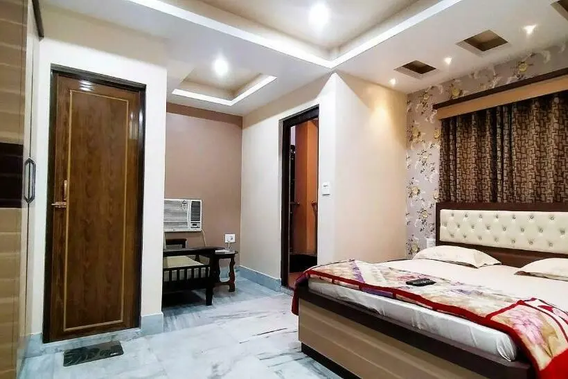 Standard-huone, Staymaker Hotel Suraj   Only Indian Citizens Allowed