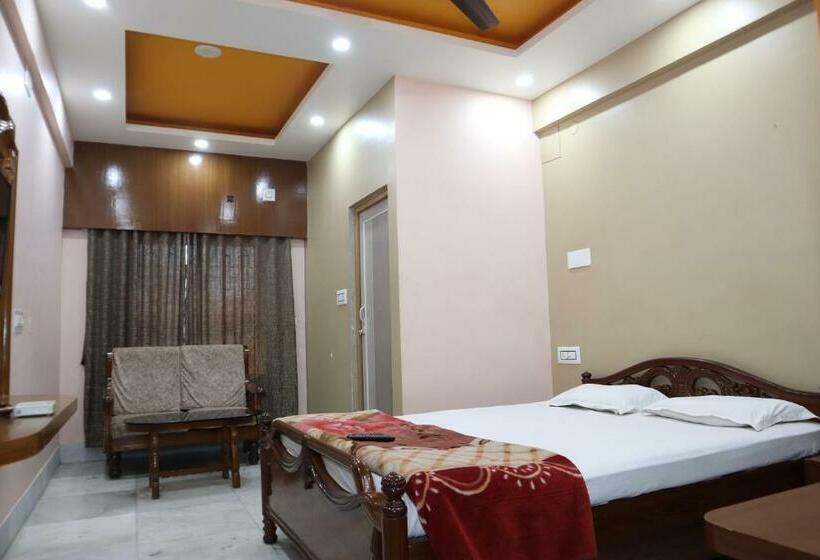 Номер Стандарт, Staymaker Hotel Suraj   Only Indian Citizens Allowed