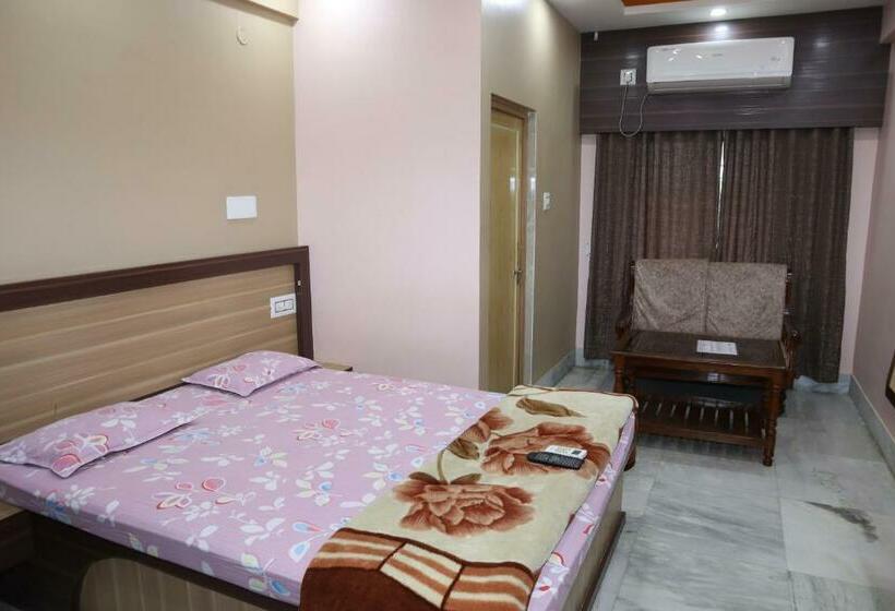 غرفة قياسية, Staymaker Hotel Suraj   Only Indian Citizens Allowed