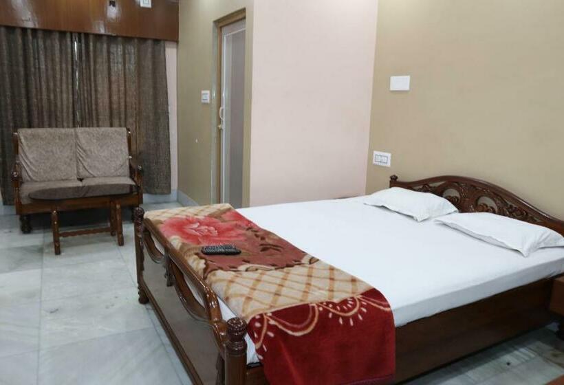 غرفة قياسية, Staymaker Hotel Suraj   Only Indian Citizens Allowed