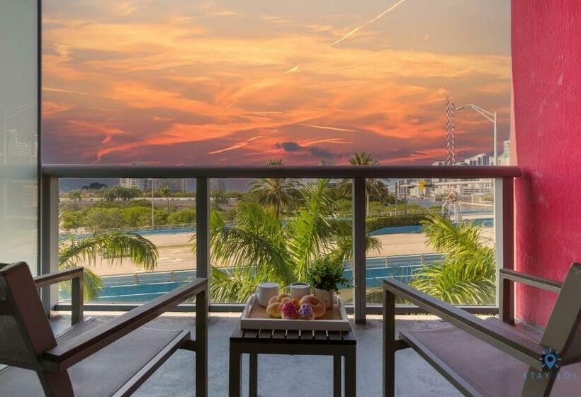 Дом 1 Спальня, Modern Resort With Balcony Near Beach Pool