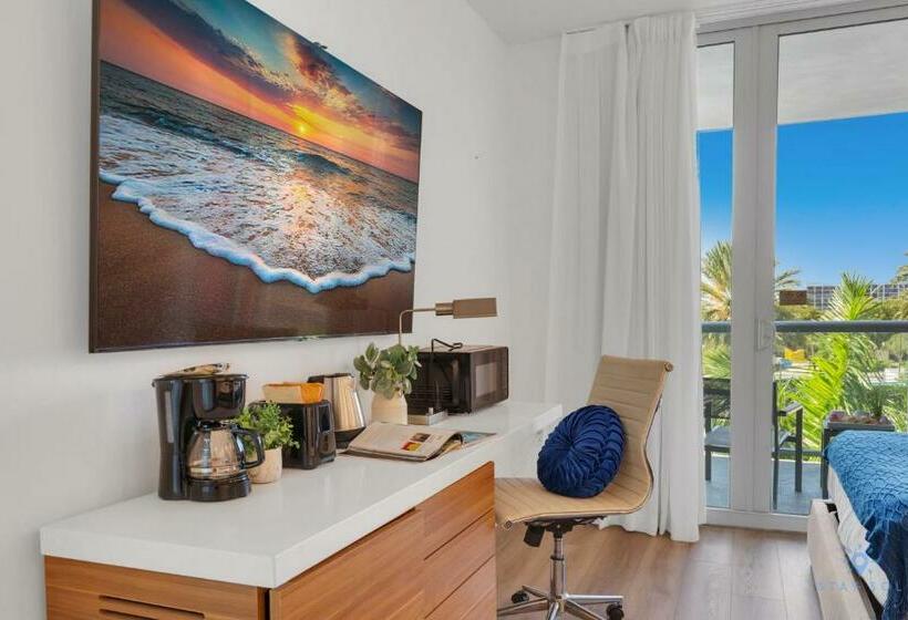 Дом 1 Спальня, Modern Resort With Balcony Near Beach Pool