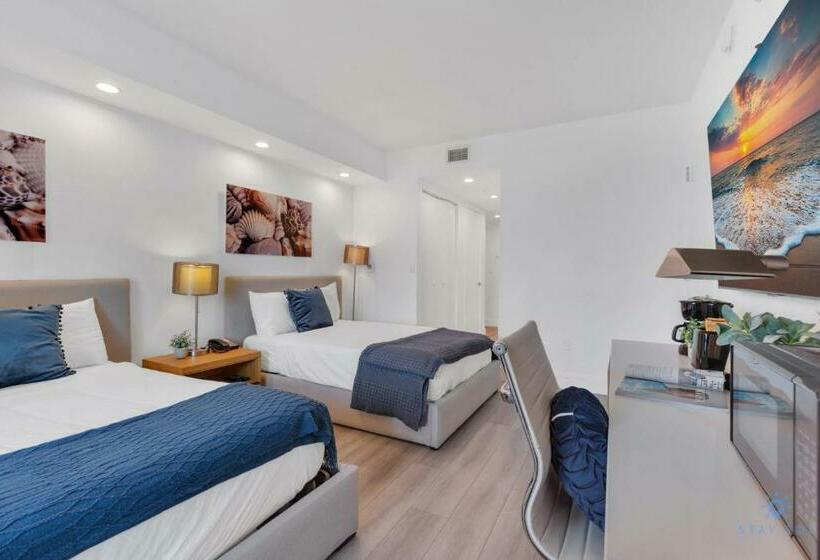 Дом 1 Спальня, Modern Resort With Balcony Near Beach Pool