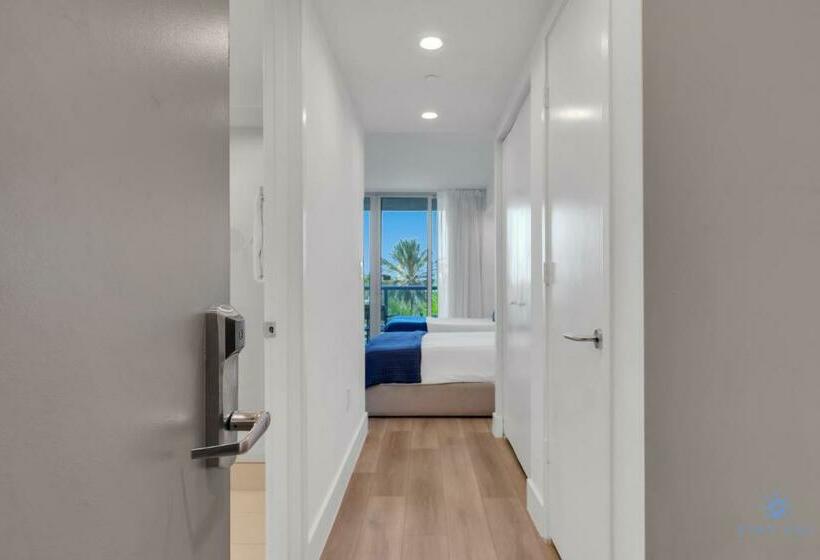 Дом 1 Спальня, Modern Resort With Balcony Near Beach Pool