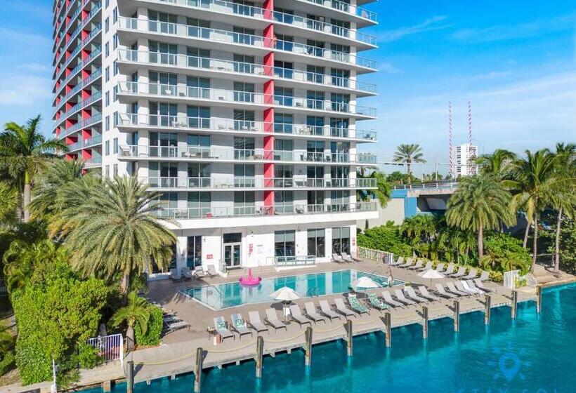 Дом 1 Спальня, Modern Resort With Balcony Near Beach Pool