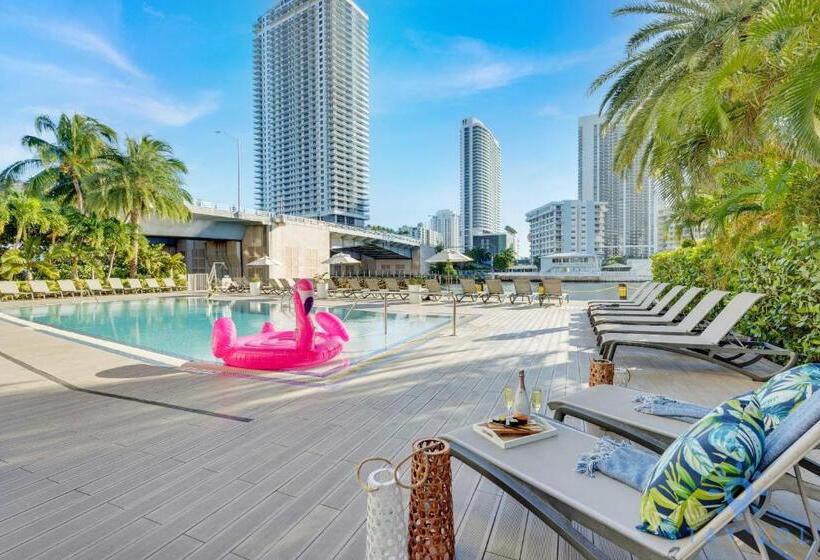 Дом 1 Спальня, Modern Resort With Balcony Near Beach Pool