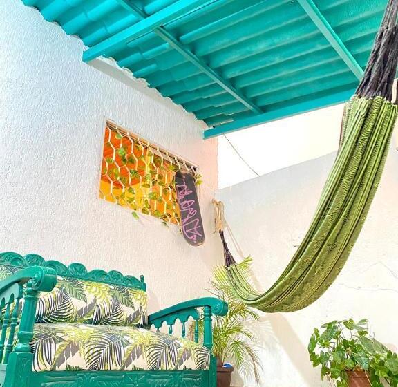 バス共有のスタンダードルーム, Aurelia Compartida Hospedaje