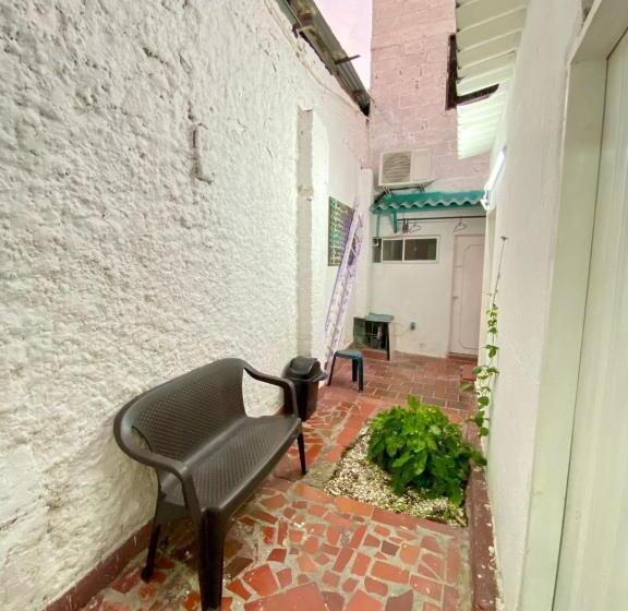 バス共有のスタンダードルーム, Aurelia Compartida Hospedaje