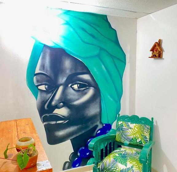 バス共有のスタンダードルーム, Aurelia Compartida Hospedaje