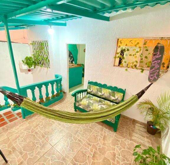 スタンダード4人部屋, Aurelia Compartida Hospedaje