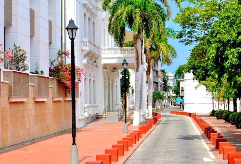 バス共有のスタンダードルーム, Aurelia Compartida Hospedaje