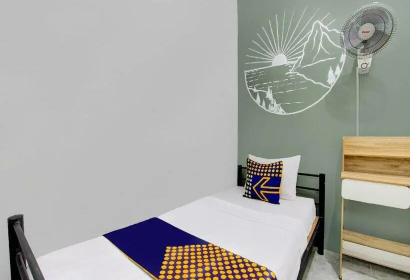 スーペリアシングルルーム, Spot On 92490 Casa Homestay Syariah