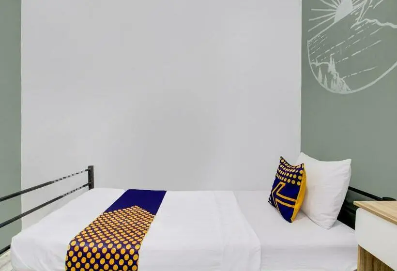 スーペリアシングルルーム, Spot On 92490 Casa Homestay Syariah