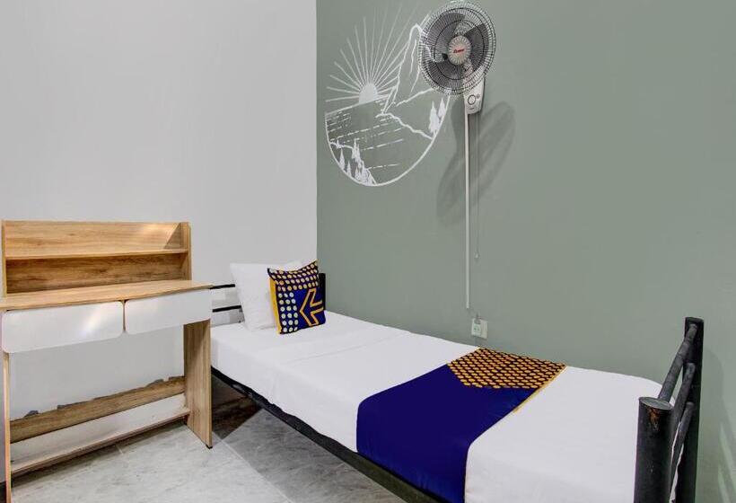 חדר סופריור יחיד, Spot On 92490 Casa Homestay Syariah