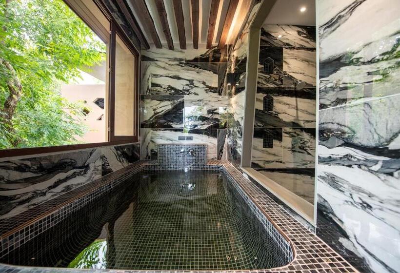 Люкс, Ao Cho Grandview Hideaway Resort