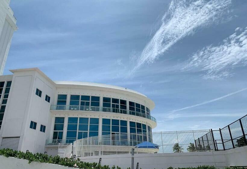 Люкс Повышенной Комфортности, New Point Miami Beach Apartments