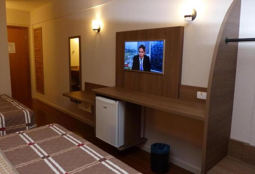 标准三人间, 10 Palmas