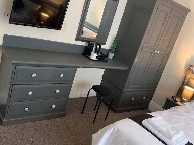 חדר סטנדרט לשלושה, Burlington