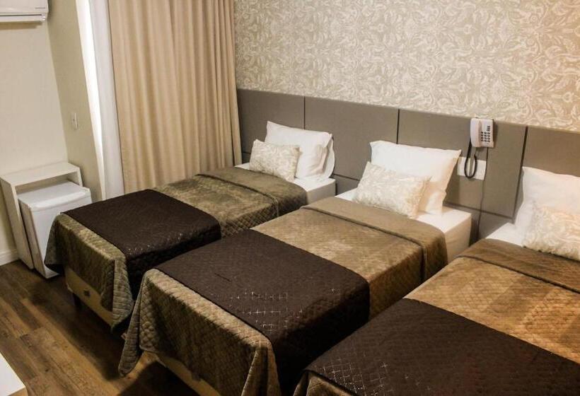 חדר דלוקס לשלושה, Caju De Ouro