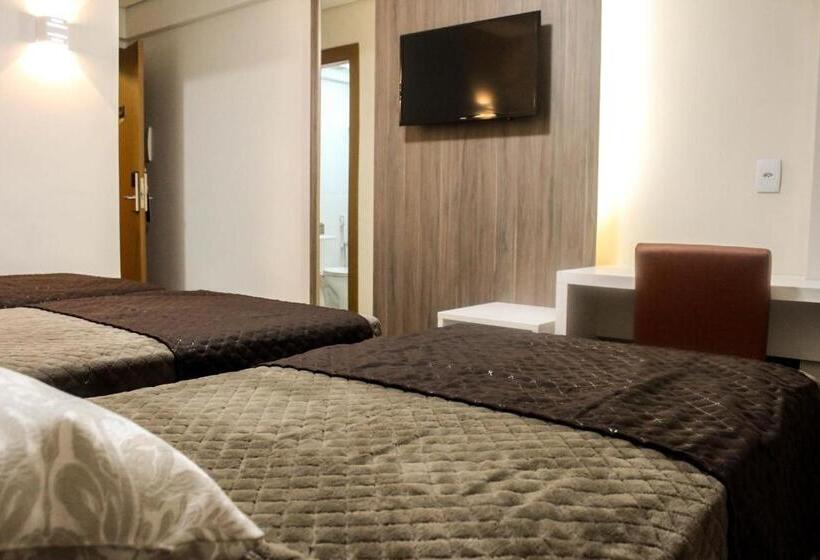 חדר דלוקס לשלושה, Caju De Ouro