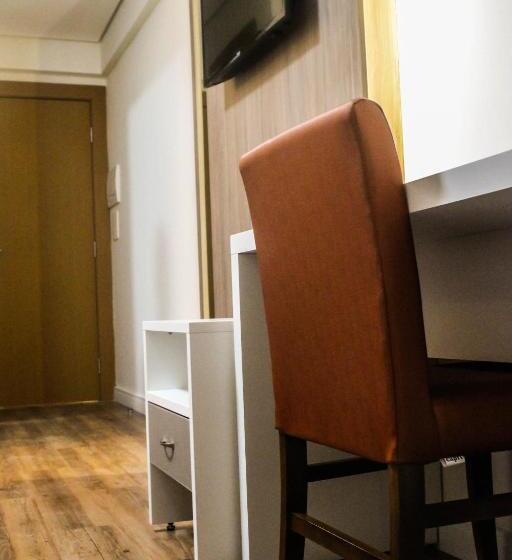 חדר דלוקס לארבעה, Caju De Ouro